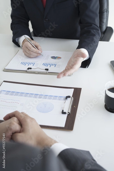 Obraz ミーティングをする2人のビジネスマン