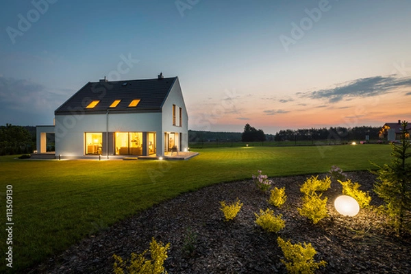 Obraz Nowoczesny dom w nocy