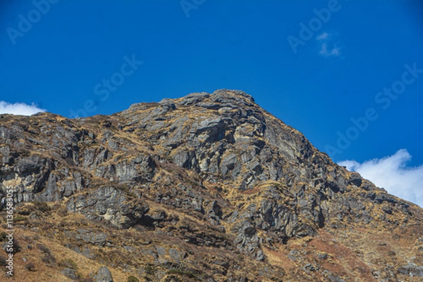 Fototapeta landscape with sky in gangtok 