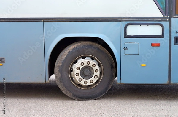 Fototapeta dirty bus wheel