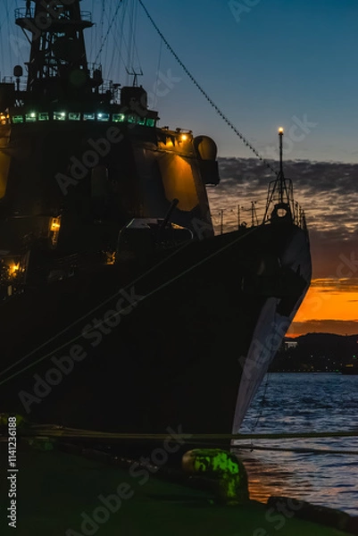 Obraz 夕闇深く黒鉄の浮かべる城20201121