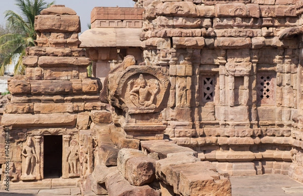 Fototapeta Example of ancient Indian architecture in Pattadakal, Karnataka. 