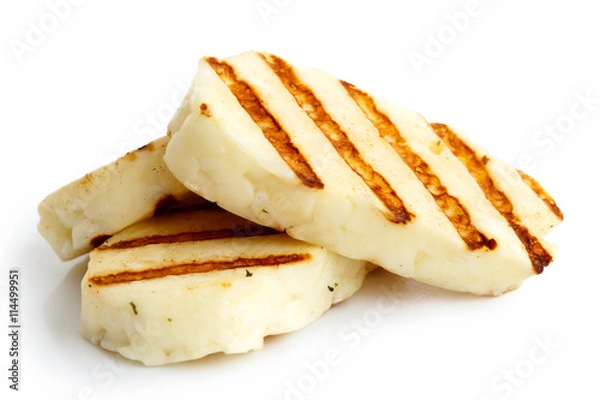 Obraz Trzy plasterki sera halloumi z grilla na białym tle na białym w perspektywie. Ze śladami grilla.