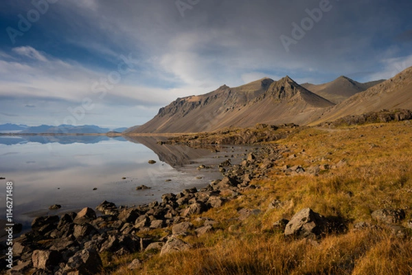 Obraz Tranquil Mountain Reflection on Icelandic Lake