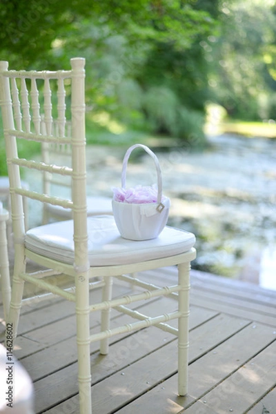 Obraz basket with petals