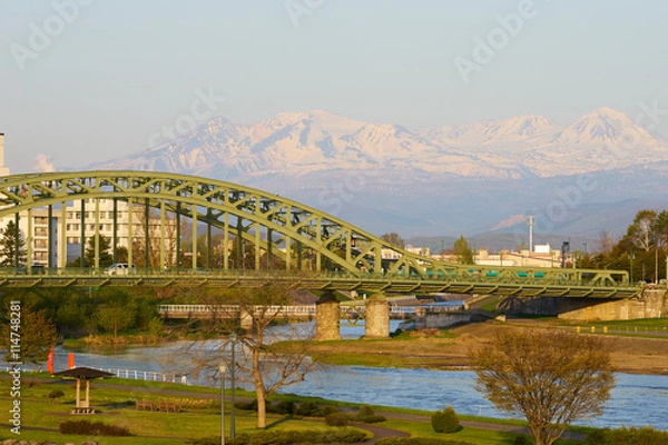Obraz 旭橋と大雪山連峰
