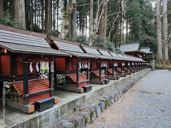Obraz 三峯神社　夕暮れの摂末社