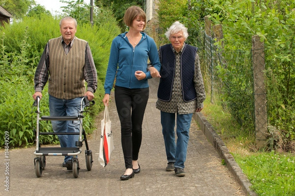 Fototapeta Senioren mit Enkelin