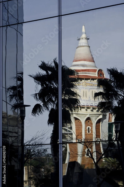 Obraz Gas Natural Building Reflection