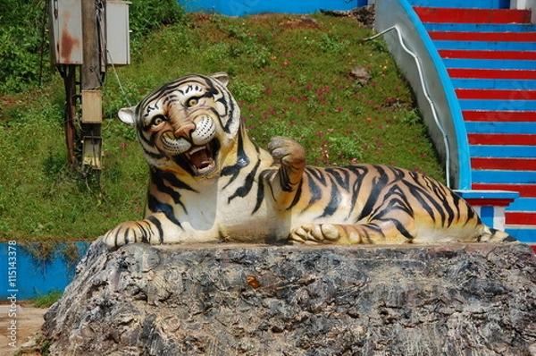 Obraz Tiger statue at Tiger Cave near Krabi, Thailand 