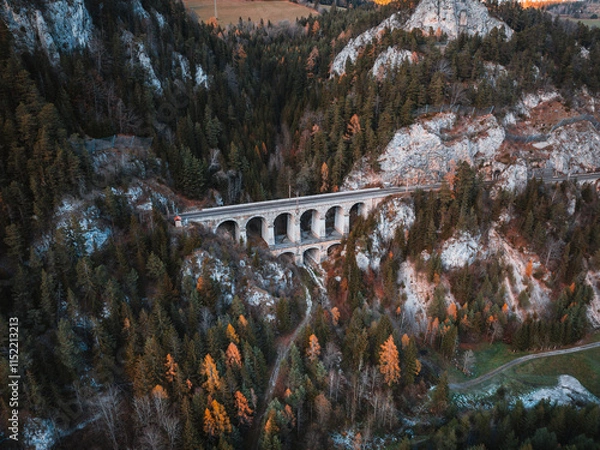 Fototapeta Semmering Bahn in Niederösterreich im Herbst