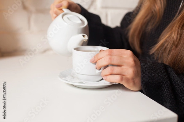 Obraz Woman drinking tea