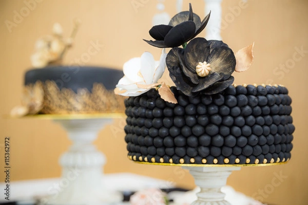 Obraz black gold wedding cake