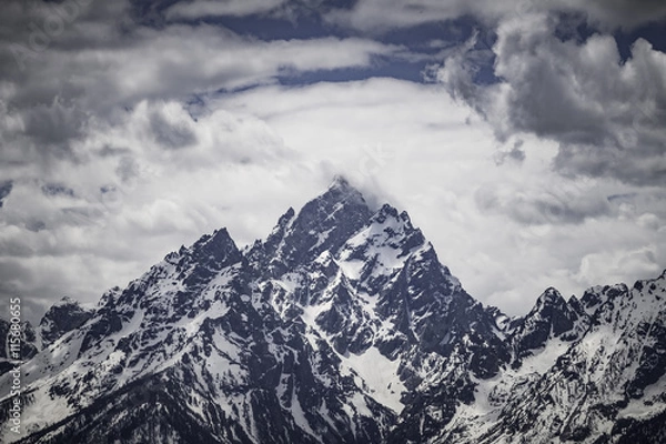 Fototapeta Grand Tetons mountain with cloudy 