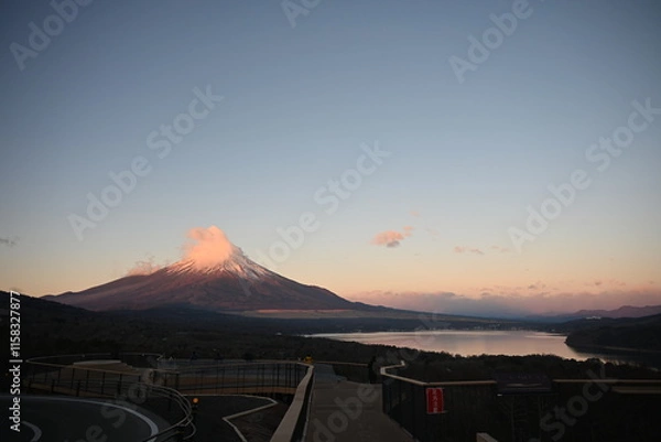 Obraz 山中湖明神山パノラマ台からの富士山と山中湖の風景