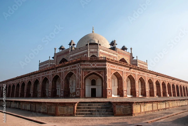Fototapeta The Humayun's Tomb located in hazrat nizamuddin, South Delhi, the tomb of the mughal emperor humayun whole ruled in the 16th Century