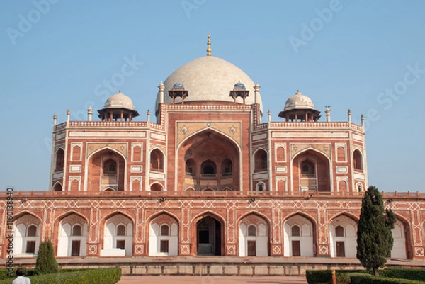 Fototapeta The Humayun's Tomb located in hazrat nizamuddin, South Delhi, the tomb of the mughal emperor humayun whole ruled in the 16th Century