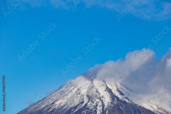 Fototapeta 富士山山頂から煙のような雲