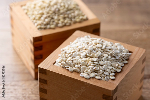 Obraz 木の升に盛られた押し麦ともち麦