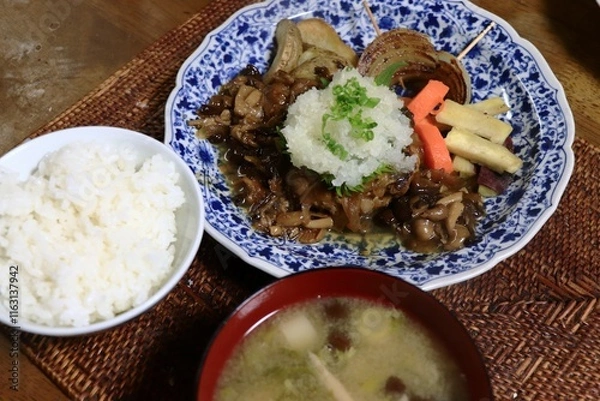 Obraz 煮込みハンバーグの夕食