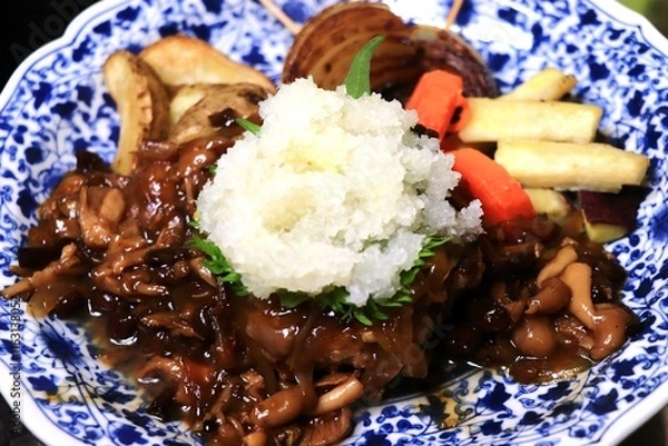 Obraz 煮込みハンバーグの夕食