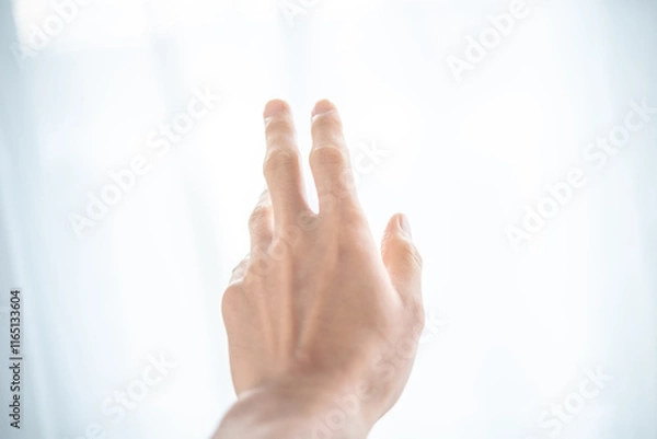 Fototapeta 化粧品の男性の手モデル