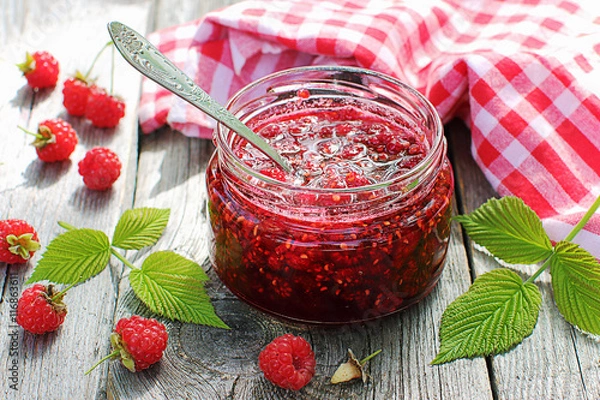 Obraz Słoik dżemu malinowego