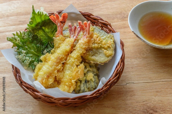 Obraz a basket of the assortment of tempura