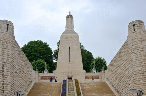 Fototapeta Siegesdenkmal der Schlacht um Verdun in Frankreich