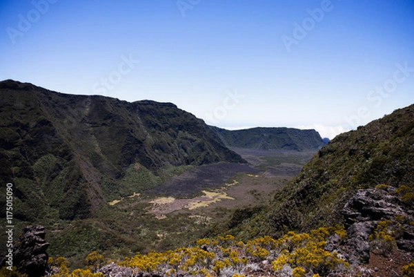Fototapeta Volcanic Terrain Reunion Island