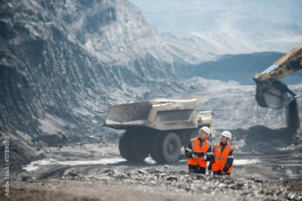 Fototapeta Pracownicy z węglem w Open Pit