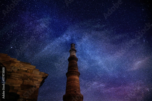Obraz Galaxy stars in sky at Qutub Minar New Delhi India