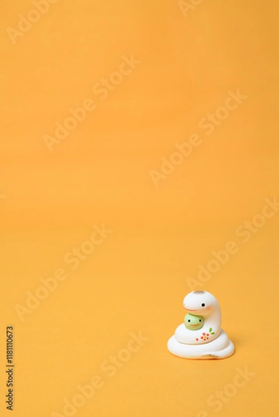 Fototapeta 可愛いヘビの置物　東洋の年始に飾る縁起物