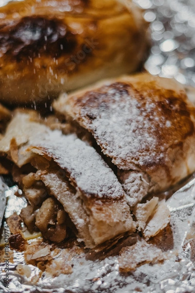 Obraz apple pie with powdered sugar