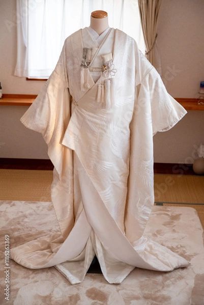 Obraz 白無垢　白打掛　正面　マネキン
