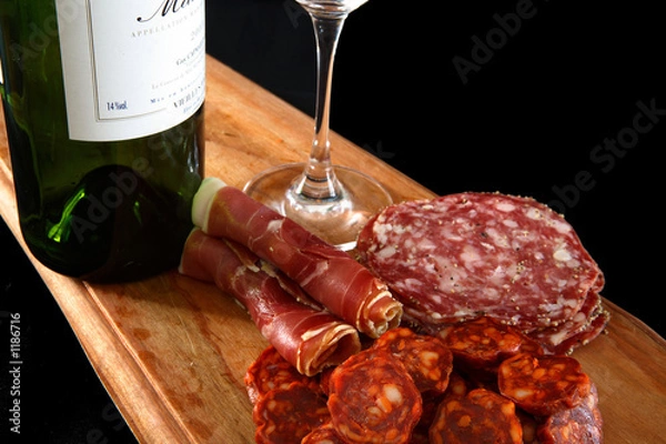 Obraz Planuj zimne mięso z dobrym kieliszkiem wina