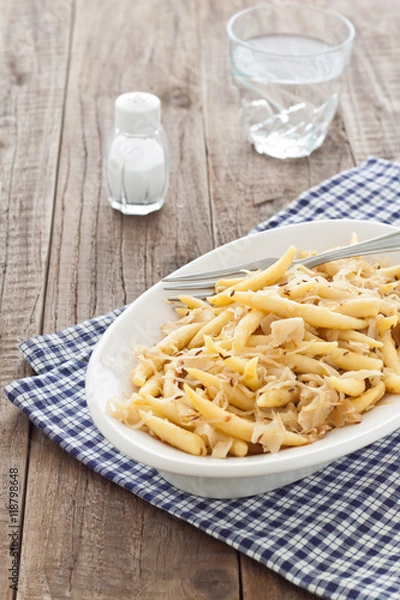 Obraz Schupfnudeln mit Sauerkraut