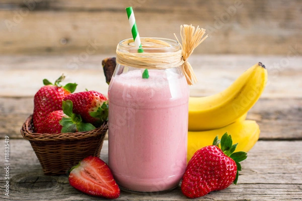 Obraz Świeży koktajl truskawkowy i bananowy