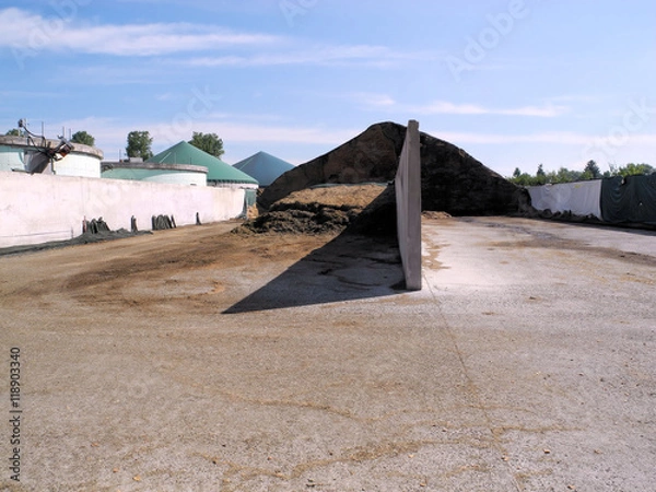 Obraz Biogasanlage mit Silage