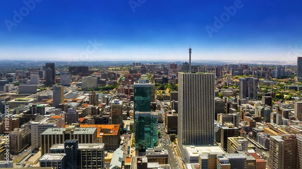 Fototapeta Republika Południowej Afryki. Johannesburg, prowincja Gauteng. Pejzaż miejski (część północna) widziany z tarasu widokowego Carlton Centre