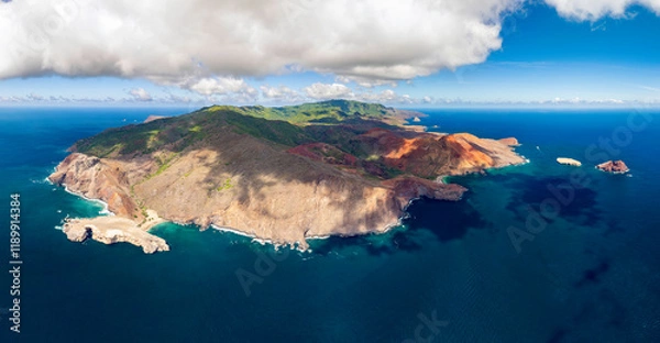Fototapeta Magnifique vue aérienne de l'ile de UA HUKA dans l'archipel des marquises en polynésie francaise dans l'archipel des marquises 