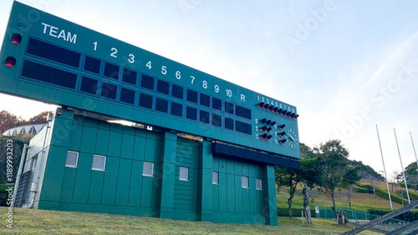 Obraz 緑が映える野球場のスコアボード