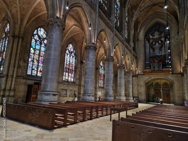 Fototapeta Austria, Linz 03.03.2023. New Cathedral, Neuer Dom, Cathedral of the Immaculate Conception, Mariä-Empfängnis-Dom, Linz, Upper Austria, Austria, Europe.Interior of New Cathedral in Linz