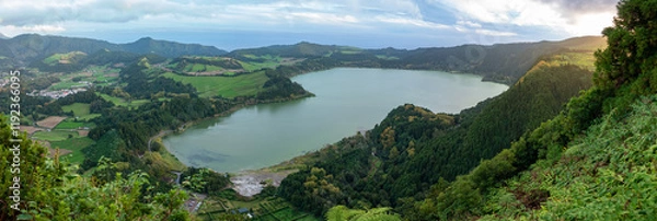 Obraz View from the observation deck of Pico do Ferro over Furnas lake on San Miguel Island, Azores