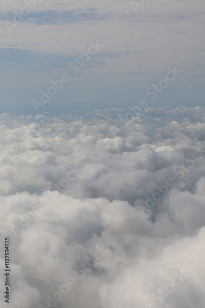 Fototapeta 비행기, 비행기 안, 하늘 위, 구름, 안개, 높다, sky, 구름, 구름, 네이처, 날씨, 공중, 백, 공기, 위에, 적운, 높다, 경치, 경관, 비행기, blue, 일, 천국, 흐린, 날다, 공간, 도망, 태양, 라이트