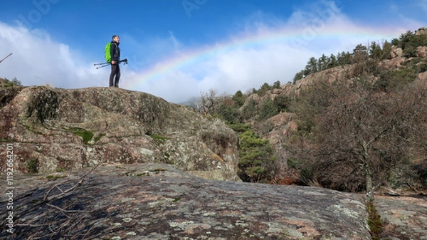 Obraz Mujer en La Pedriza con arcoiris 