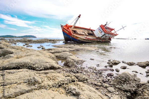 Obraz Ship capsized