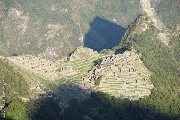 Obraz Trekking in Peru: Machu Picchu from the Sun Gate in the early morning sunshine