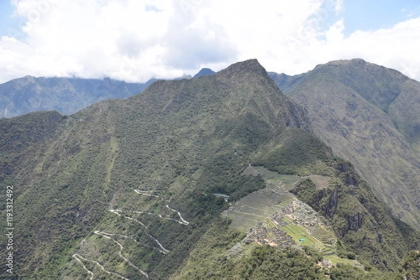 Obraz Trekking in Peru: Machu Picchu and the Sun Gate from the summit of Huayna Picchu