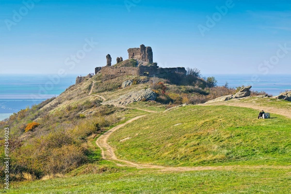 Fototapeta Siria Burg Hellburg in Rumänien - the castle ruin Hellburg in Siria in Romania